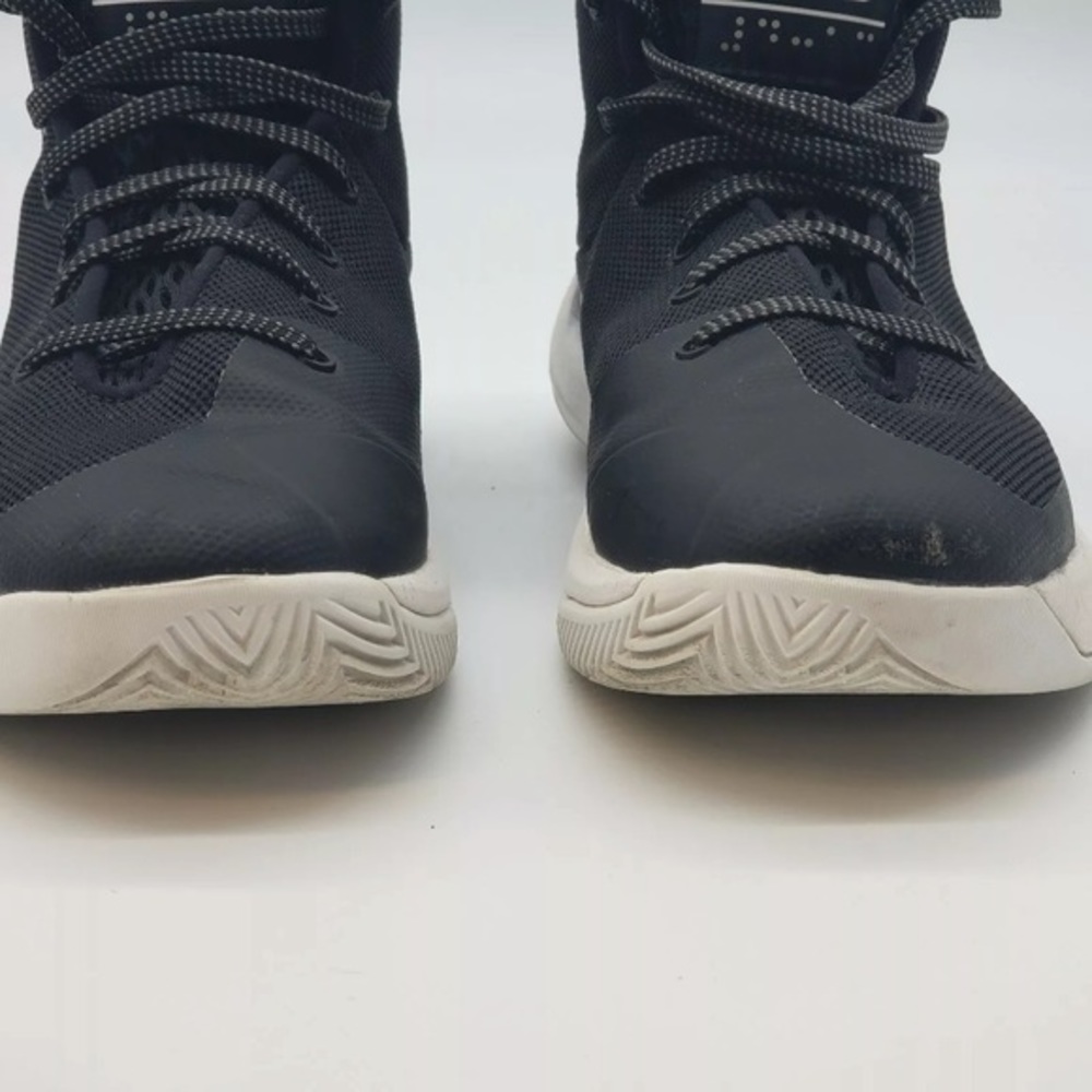 Under Armour Wardell Sc Boy’s Basketball Athletic shoes Size 5.5Y #1295998-001 - Picture 5 of 12